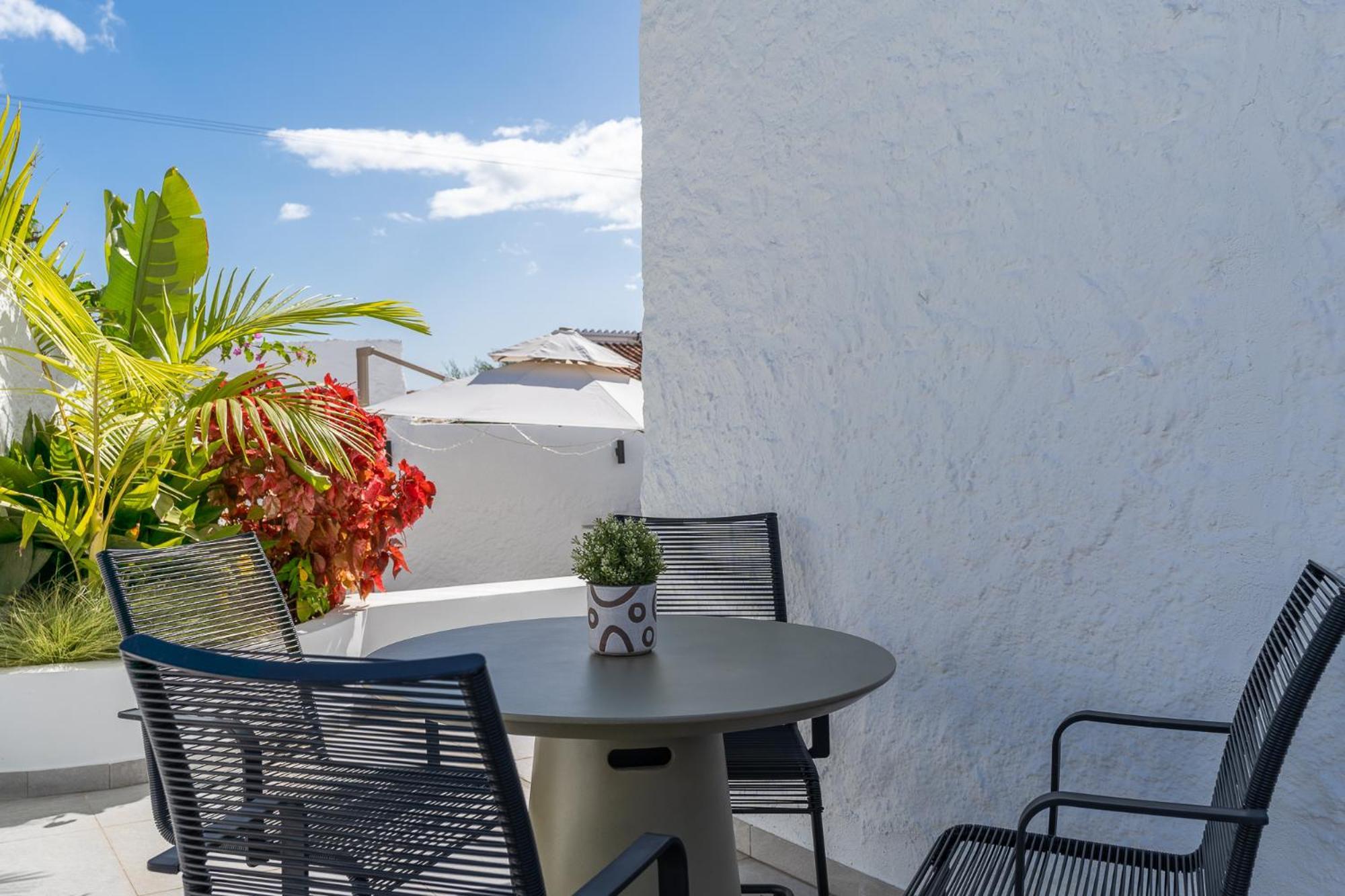 Hébergement de vacances Luxury House With Private Heated Pool In Nerja! *