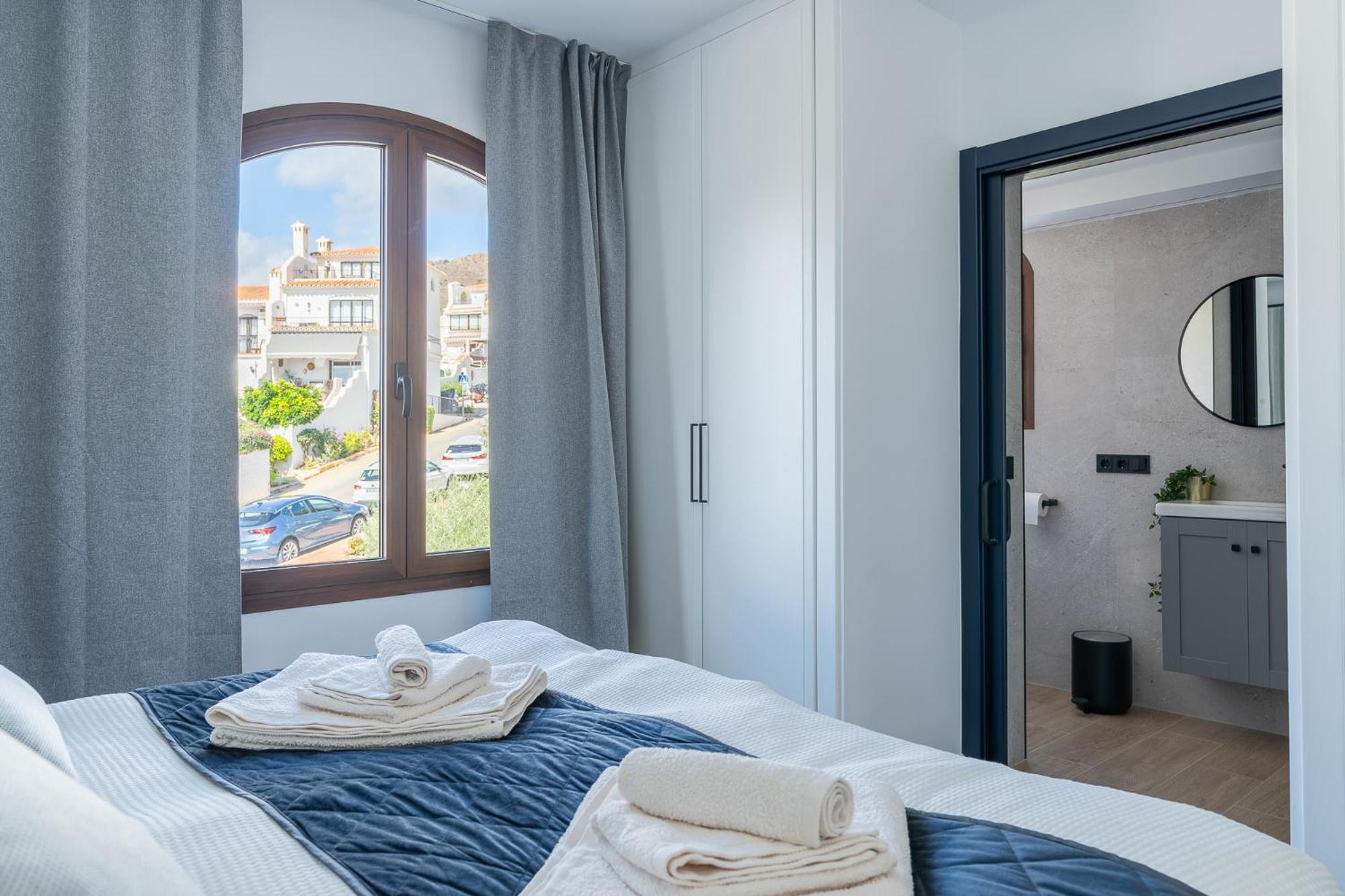 Luxury House With Private Heated Pool In Nerja! Hébergement de vacances Nerja
