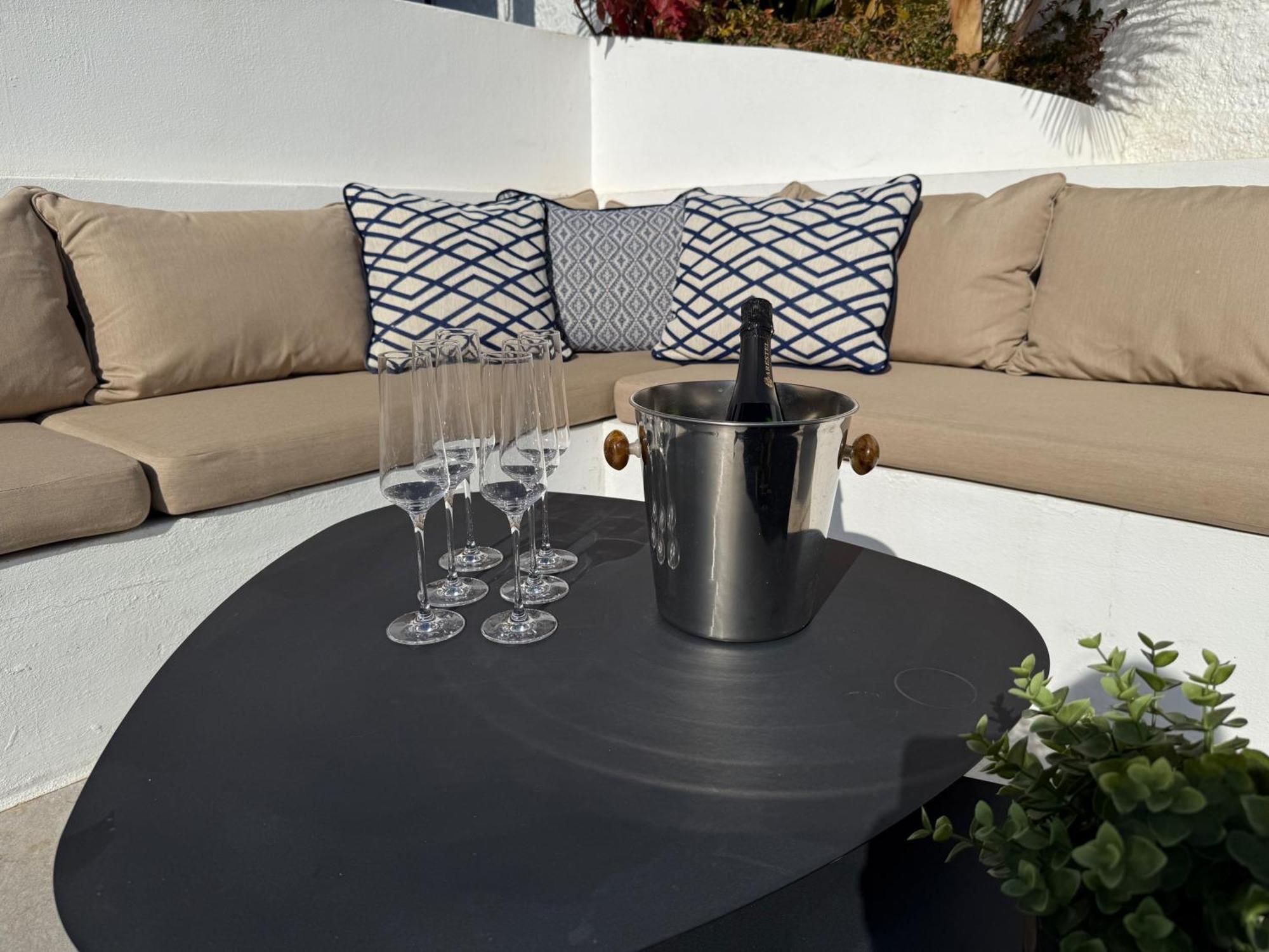Luxury House With Private Heated Pool In Nerja! Hébergement de vacances Nerja